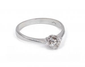 Vintage solitaire ring in 18K white gold with a 0.25ct brilliant-cut diamond, 1960s